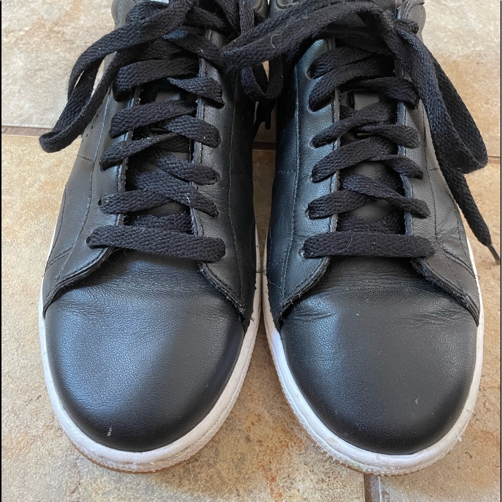 Black leather Nike